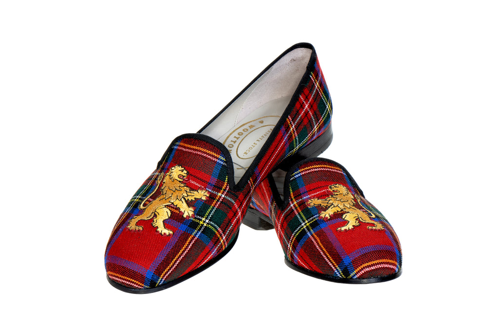 Our Herald Stewart Tartan Slipper (Women) item is photographed here against a white background.