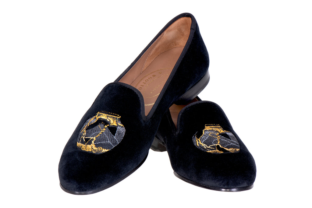 Our Shattered Ming Noir Velvet Slipper (Women) item is photographed here against a white background.