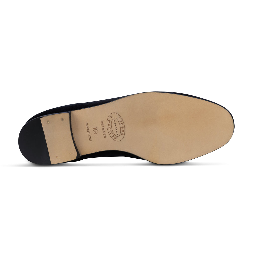 Our Gator Noir Velvet Slipper (Women) item is photographed here against a white background.