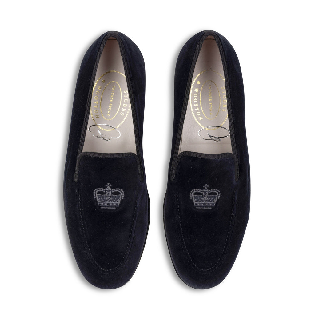 Our Sovereign Noir Velvet Venetian (Men) item is photographed here against a white background.
