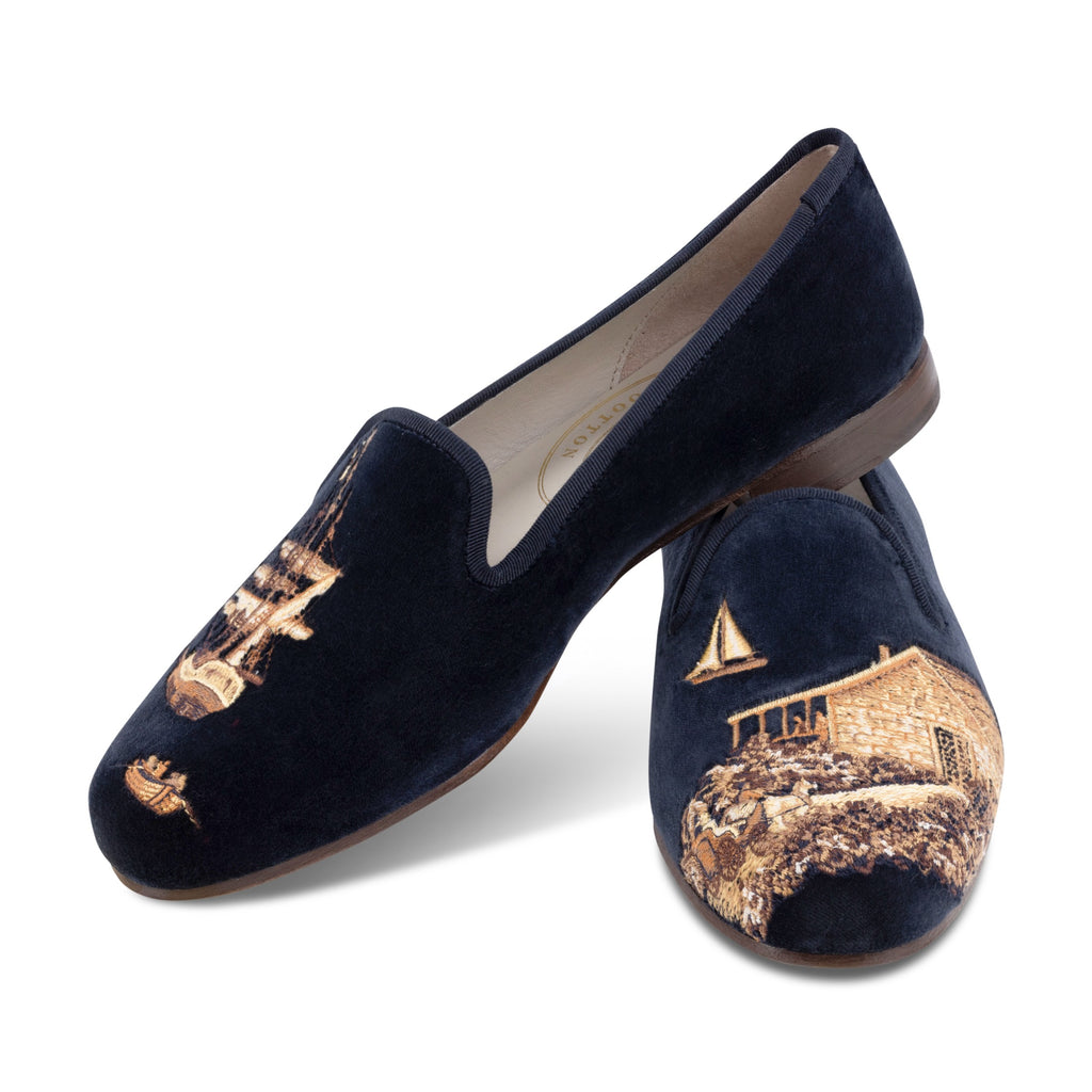 Our Nantucket Navy Velvet Slipper (Men) item is photographed here against a white background.